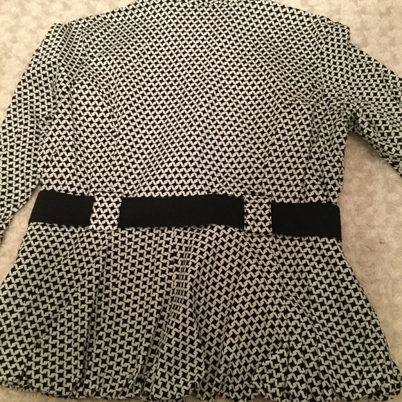 Black and White belted Top - Picture 8 of 8